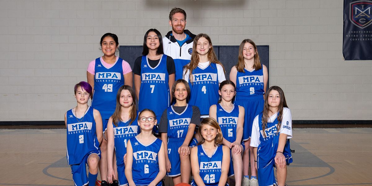 Photo of the  Girls Basketball team